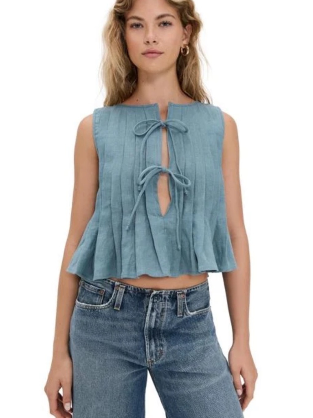 Sleeveless Blue Tie-Front Pleated Crop Top